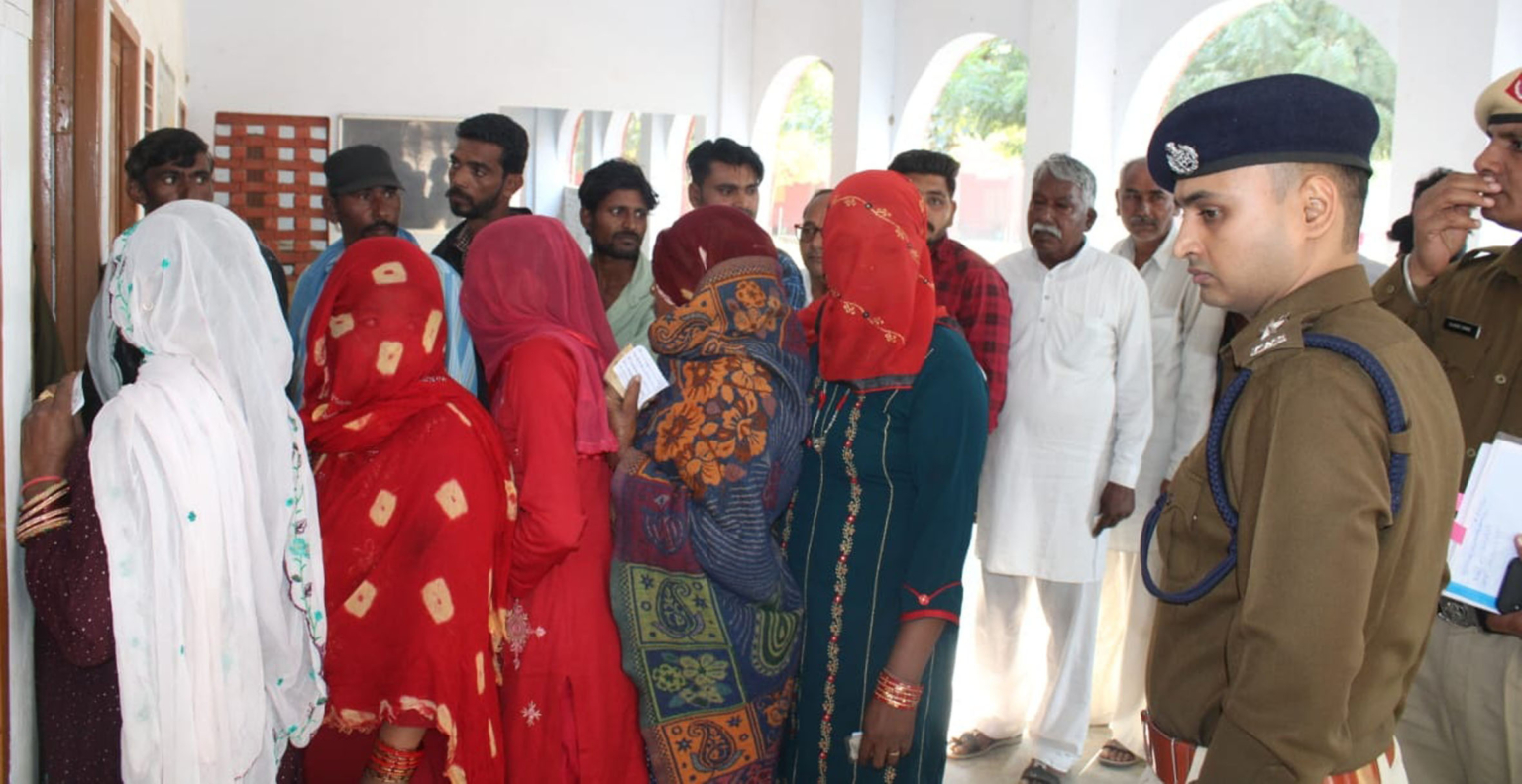 हिसार जिला परिषद व ब्लॉक समिति के लिए मतदाताओं ने डाले वोट