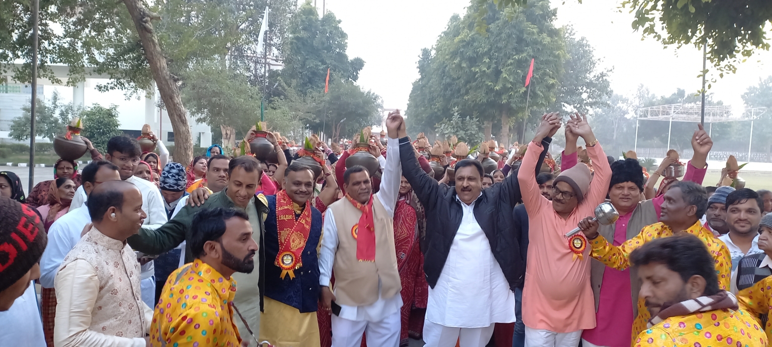 अग्रोहा धाम में लगा छप्पन भोग व निकाली कलश यात्रा