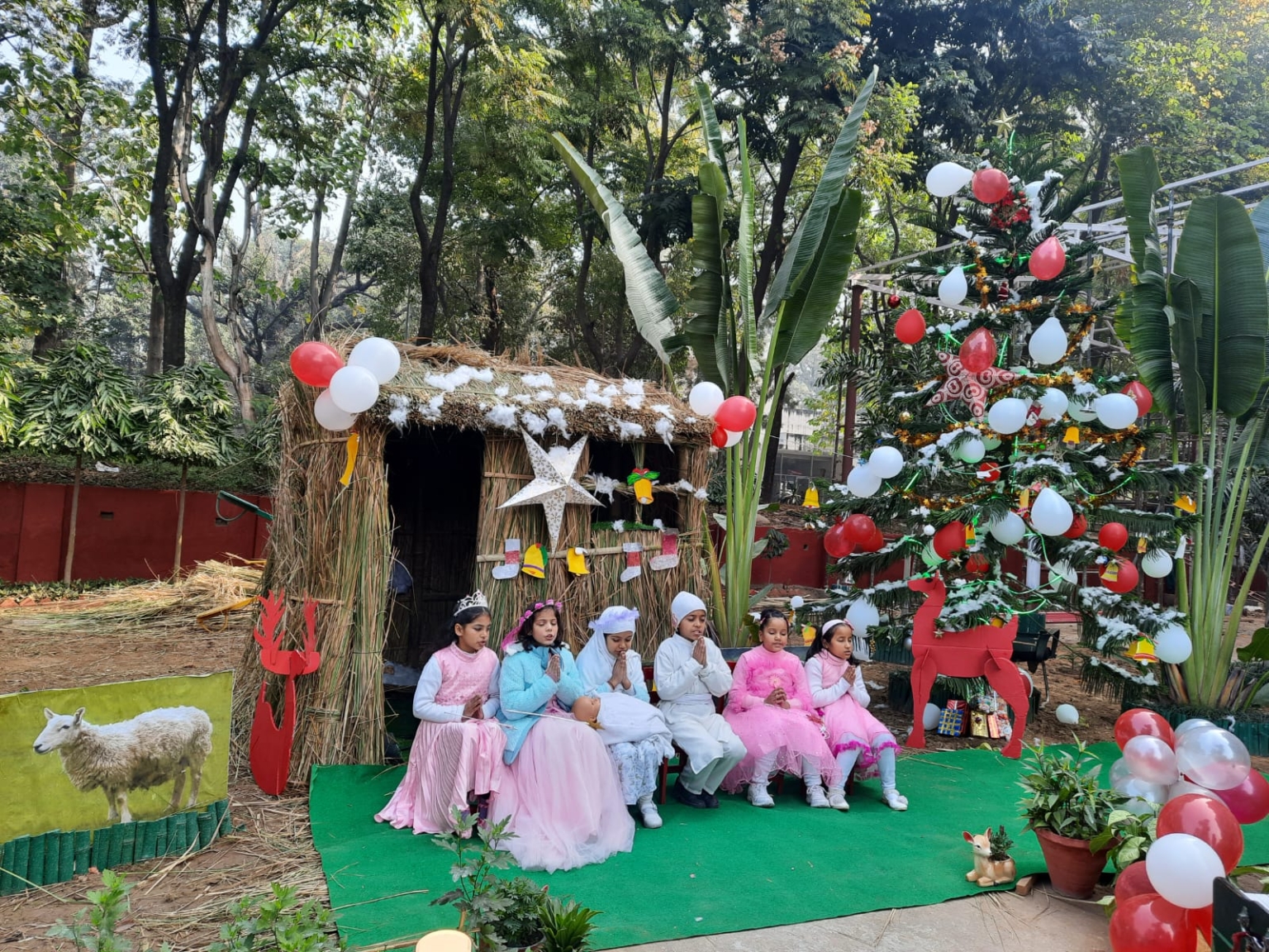 अंकुर स्कूल पी यु में क्रिसमस समारोह हुआ