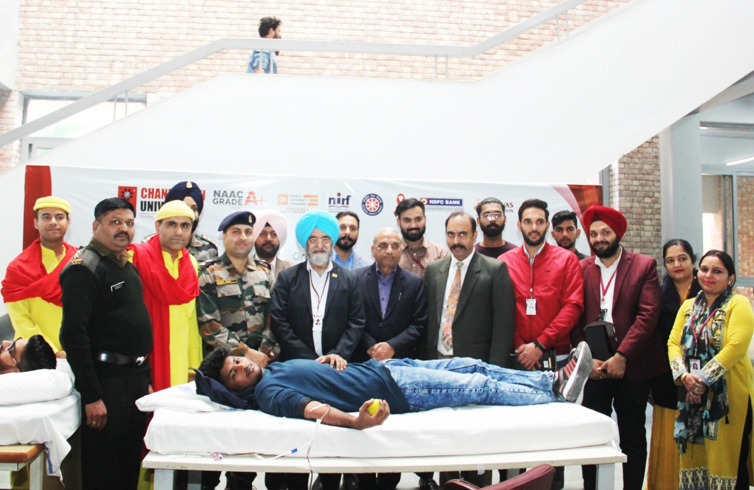 चंडीगढ़ यूनिवर्सिटी घडूआँ में 345 विद्यार्थियों ने किया रक्तदान