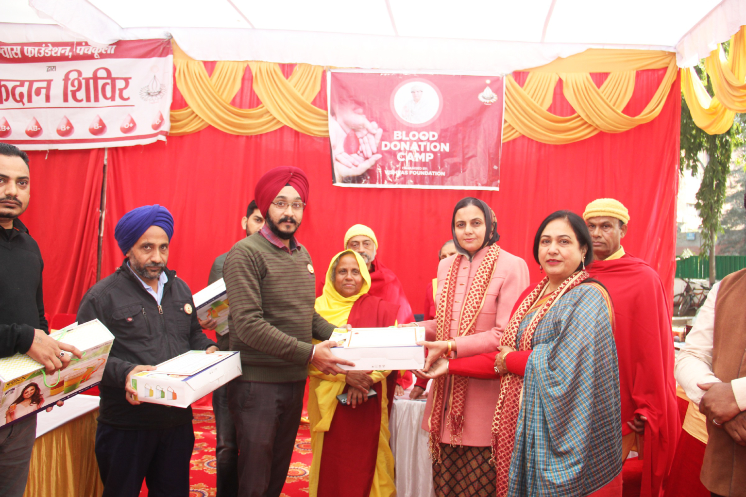 नगर निगम कार्यालय परिसर सेक्टर 17 चंडीगढ़ में किया 61 कर्मचारियों ने रक्तदान