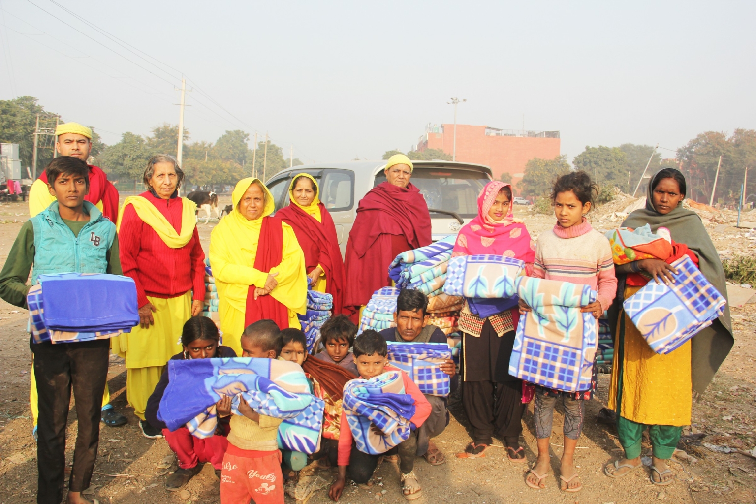 पंचकूला झुग्गियों में गुज़र बसर कर रहे जरूरतमंदों को बांटे 150 कंबल