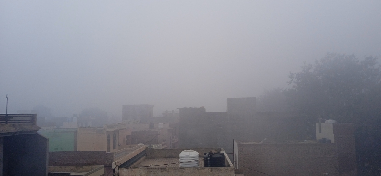 भयानक कोहरा और सर्दी शुरु, तेज और तेज वाहन चलाने को टालें