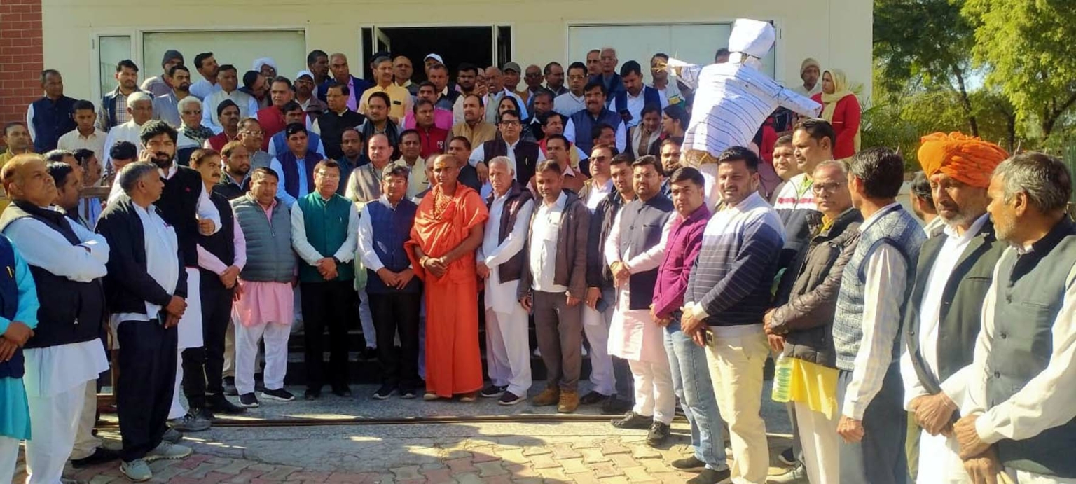 भाजपा ने पाक विदेश मंत्री की टिप्पणी पर पुतला जलाकर जताया रोष