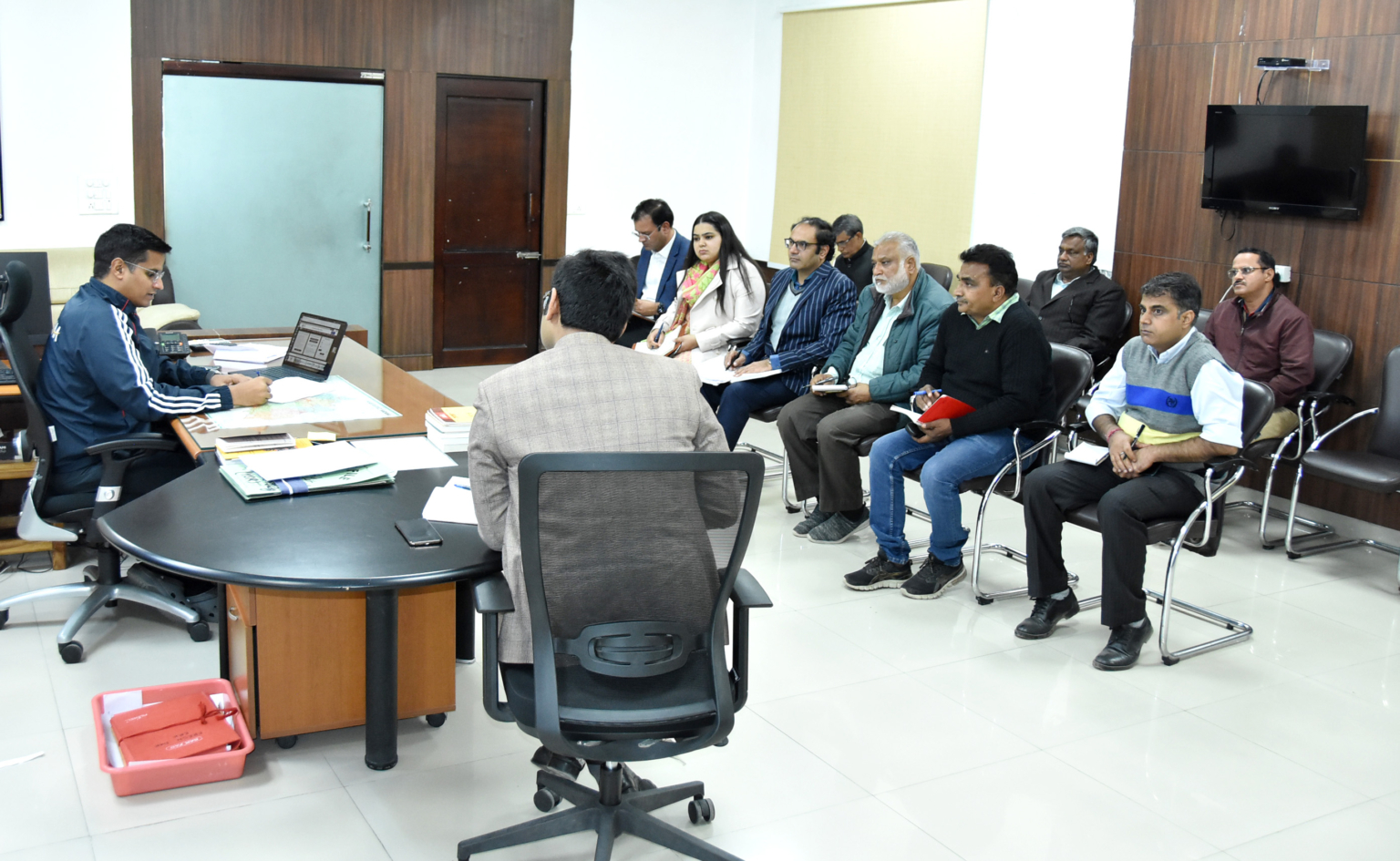 महाराजा शूरसेन सैनी जयंती के आयोजन को लेकर उपायुक्त ने अधिकारियों की ली बैठक