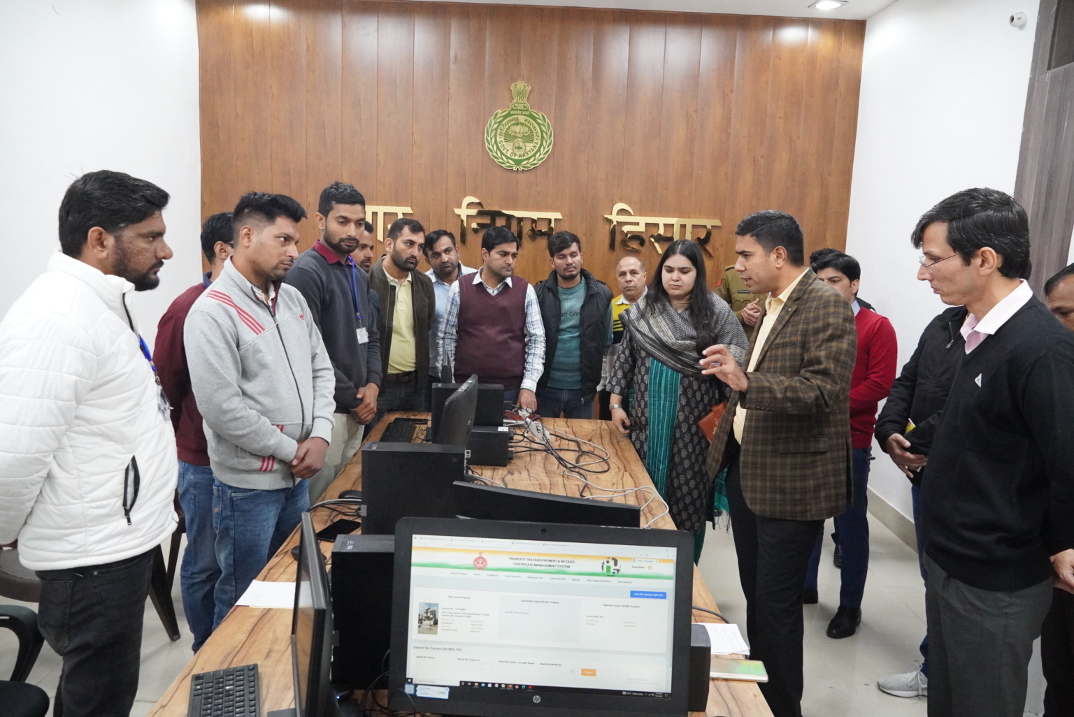 पेंडिंग फाइलो को लेकर हिसार निगमायुक्त ने दो क्लर्क को किया संस्पेंड