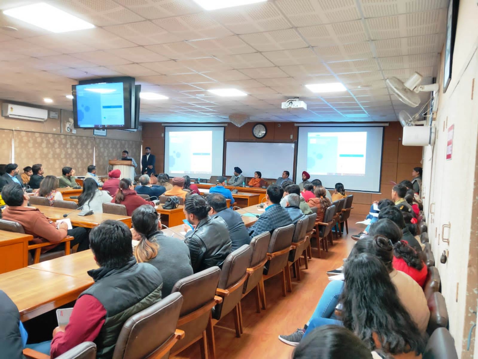 Central Placement Cell organized a session on Effective Placements