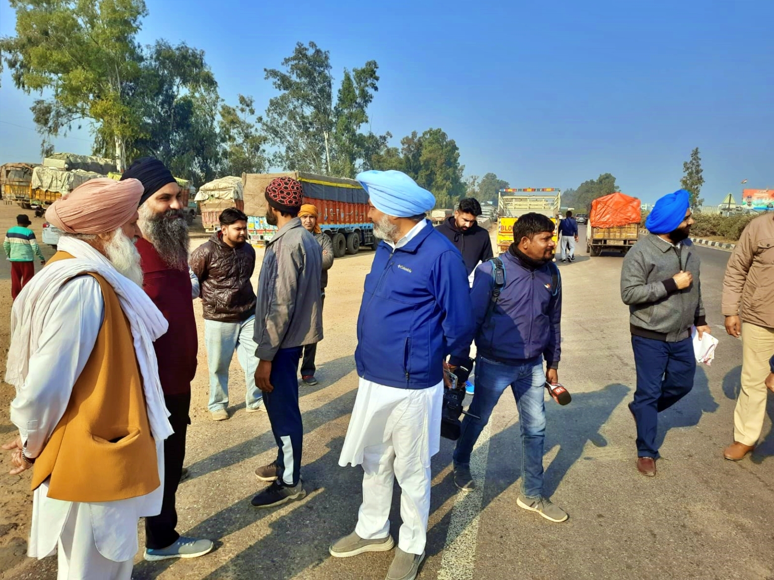 चीमा के नेतृत्व में विभाग की टीम द्वारा राजपुरा के नज़दीक माल वाहनों की औचक चैकिंग