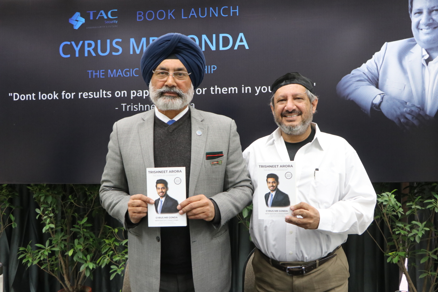 साइरस गोंडा ने त्रिशनीत अरोड़ा पर लिखी किताब, किया विमोचन