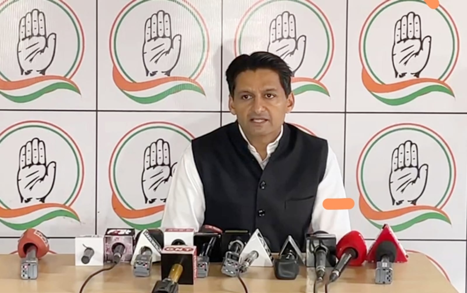 देश के खिलाड़ियों द्वारा कुश्ती महासंघ के अधिकारियों पर लगे संगीन आरोपों की सीबीआई जांच सुप्रीम कोर्ट की निगरानी में हो  –  दीपेंद्र हुड्डा