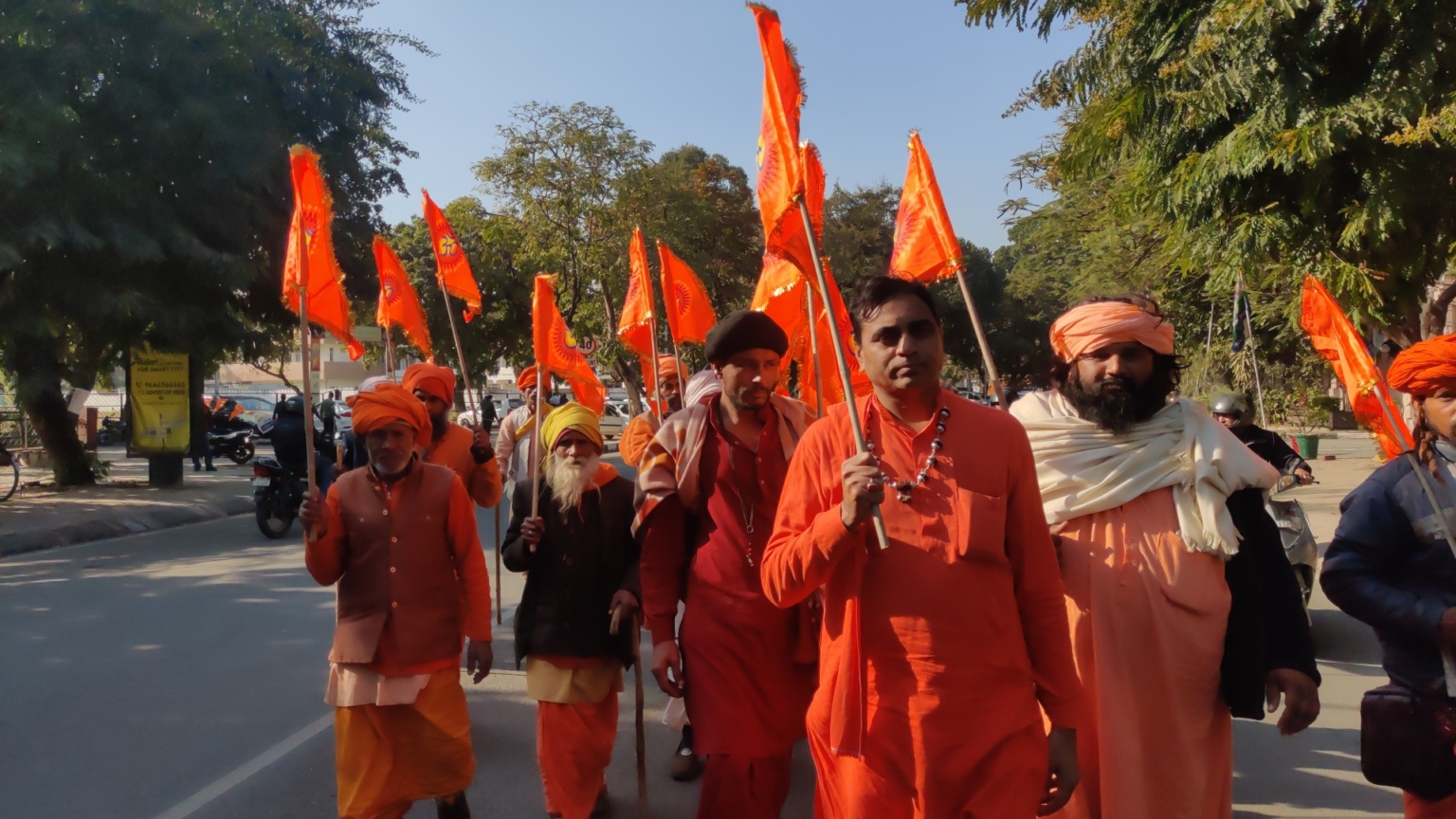 हिंदू राष्ट्र के निर्माण के लिए चंडीगढ़ से शुरू हुई साधु-संतों की यात्रा