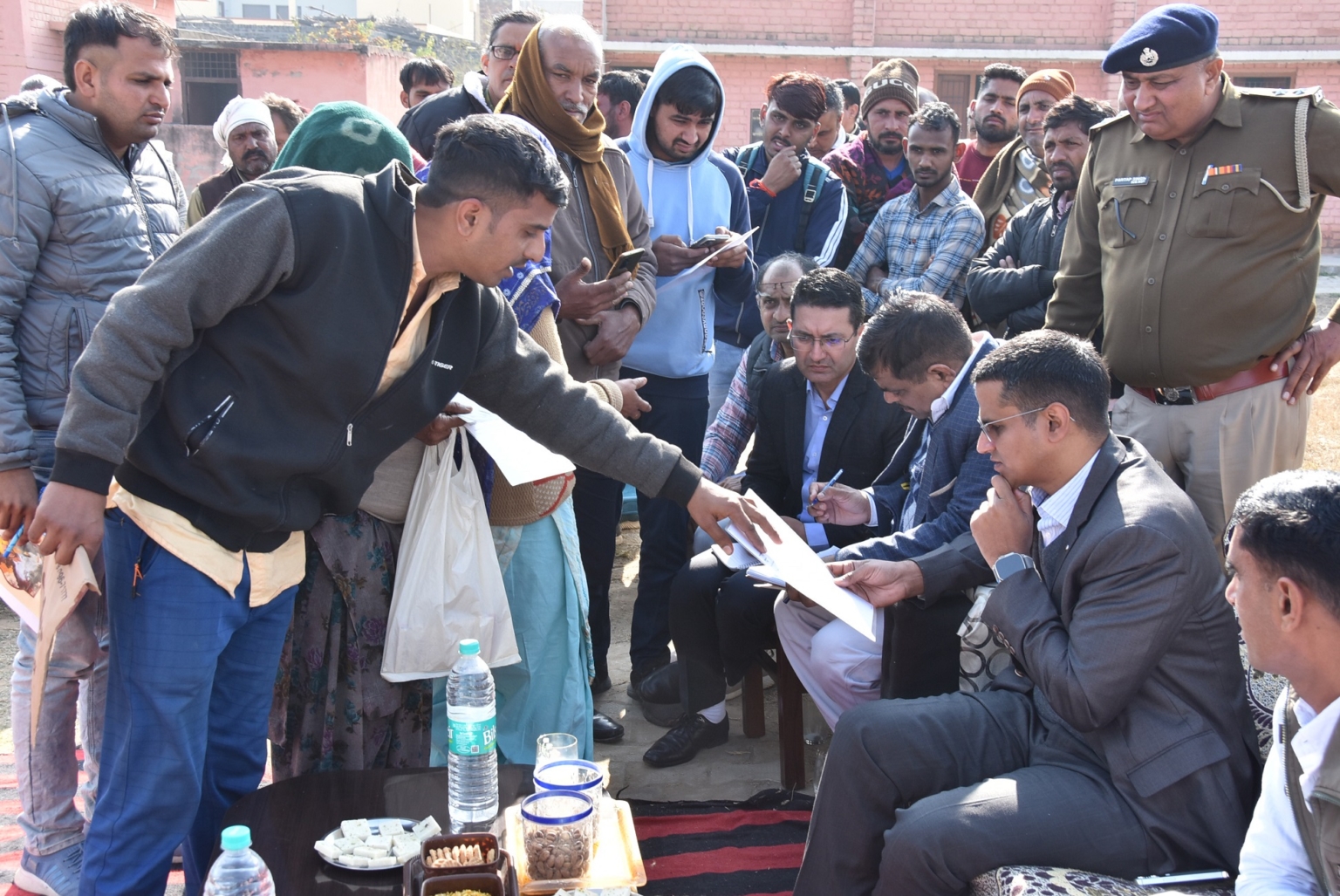 डीसी उत्तम सिंह ने खुला दरबार लगाकर सुनीं ग्रामीणों की समस्याएं