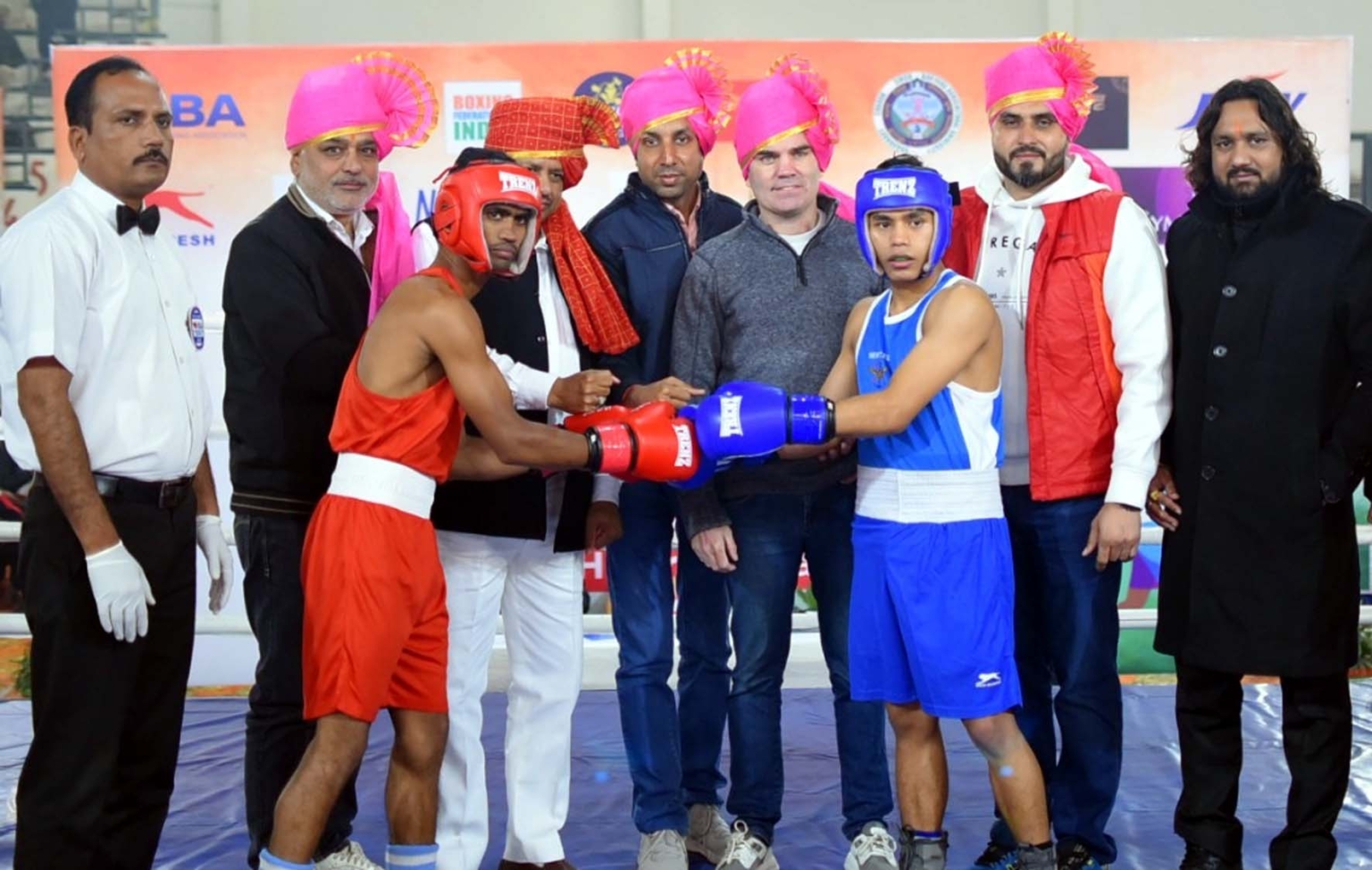 प्री क्वार्टर फाइनल में भिड़े मुक्केबाज, जमकर चलाए पंच