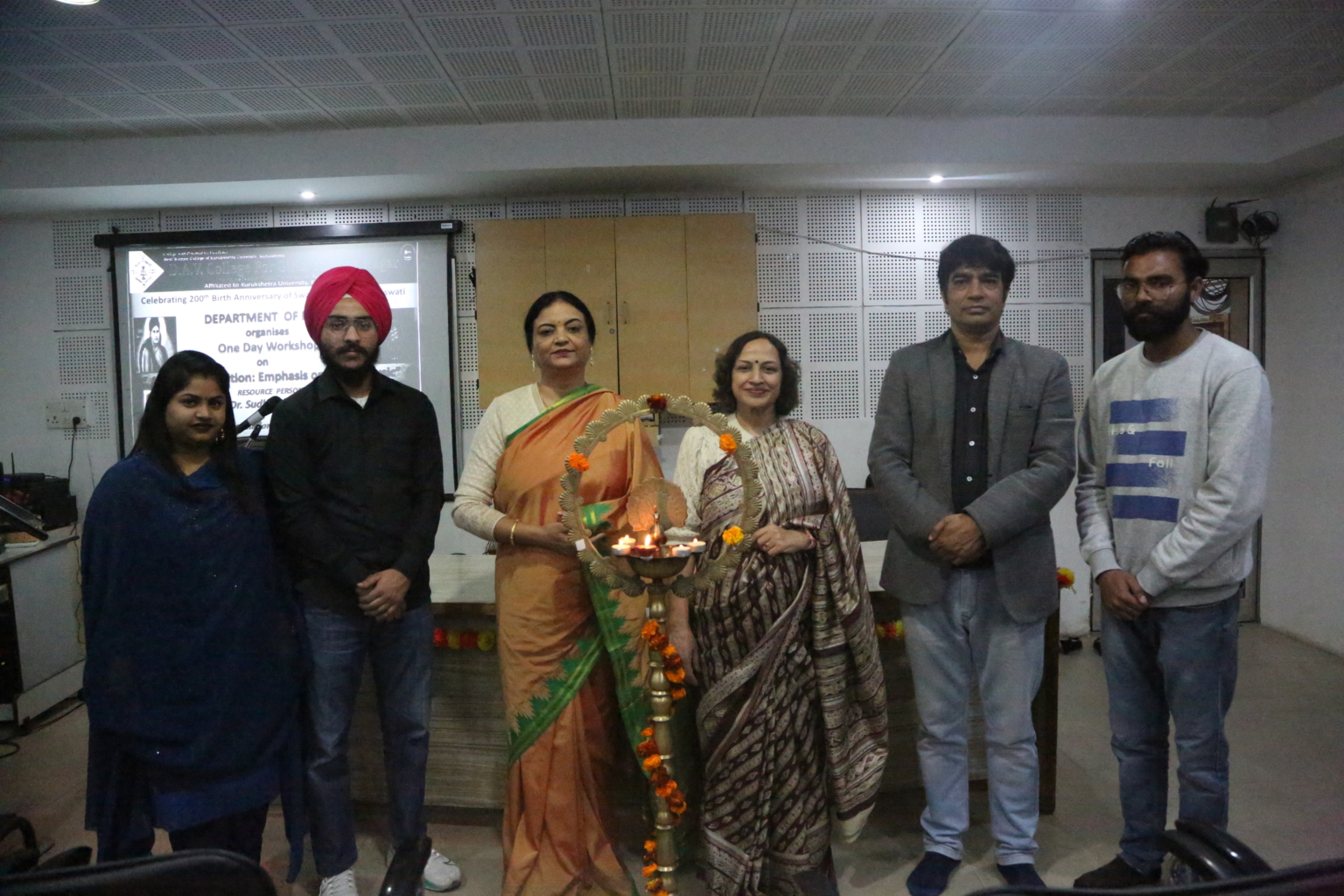 एक स्वर पर बहुत सारे गीतों की रचना संभव  : डाॅ सुधीर शर्मा