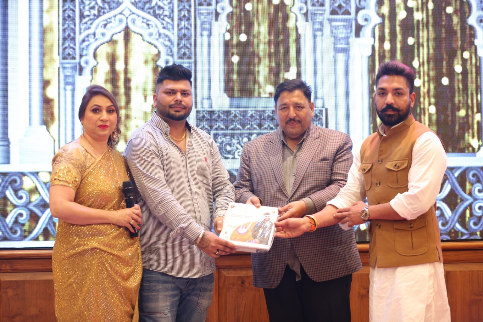 तथास्तु चैरिटेबल सोसायटी ने मीत संधू को विशेष अतिथि के रुप में सम्मानित किया