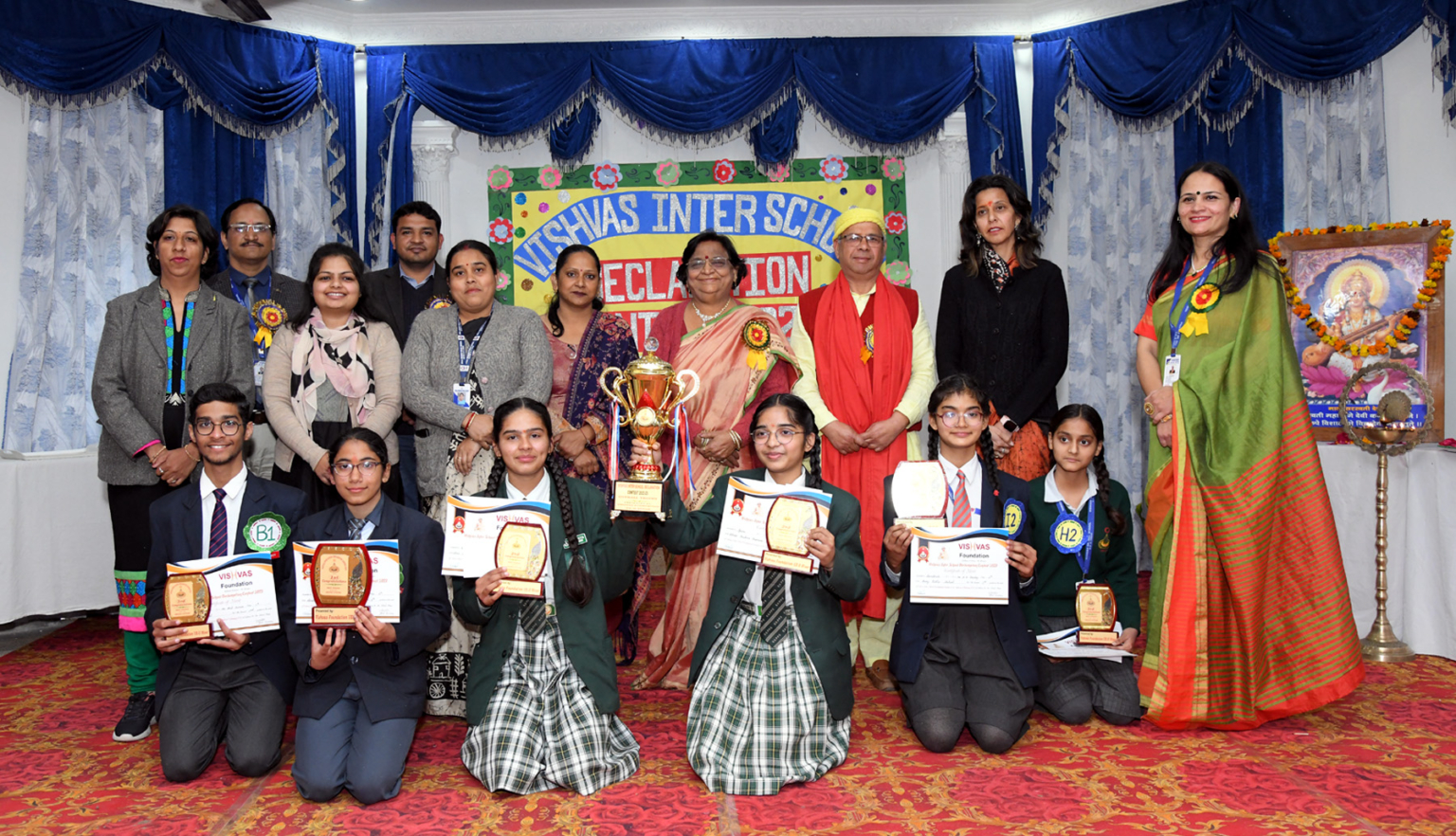 अंग्रेजी भाषण प्रतियोगिता में ‘संस्कृति’ ने मारी बाजी