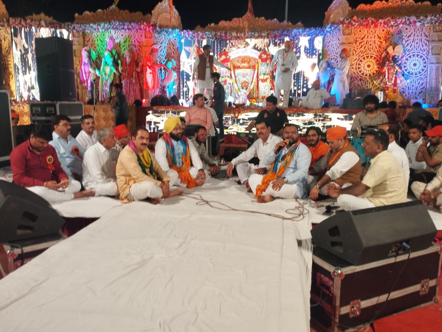 हारे के सहारे आ जा…