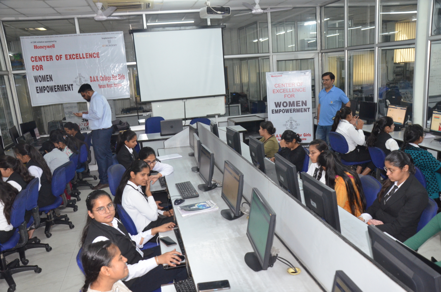 ऑनलाइन सामान बेचने में बढ रहा विज्ञापनों का महत्व : केशव गर्ग