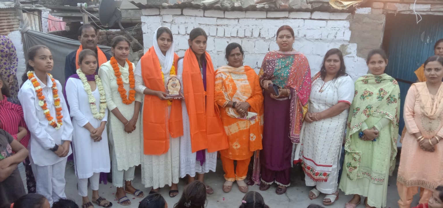 आदर्श कॉलोनी में मना विश्व महिला दिवस