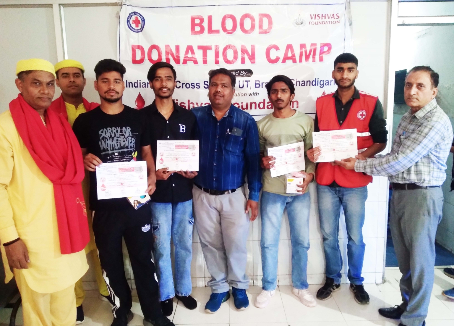 इंडियन रेडक्रॉस सोसाइटी यूटी चंडीगढ़ द्वारा संचालित रेन बसेरा सेक्टर 17 चंडीगढ़ में किया 37 युवायों ने रक्तदान