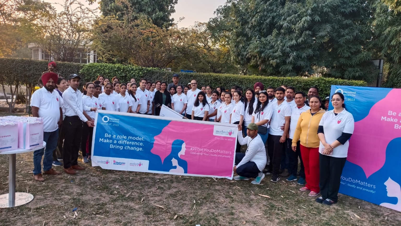 विश्व महिला दिवस पर आशिका जैन ने महिलाओं हेतु वॉकथॉन की फ़्लैग ऑफ