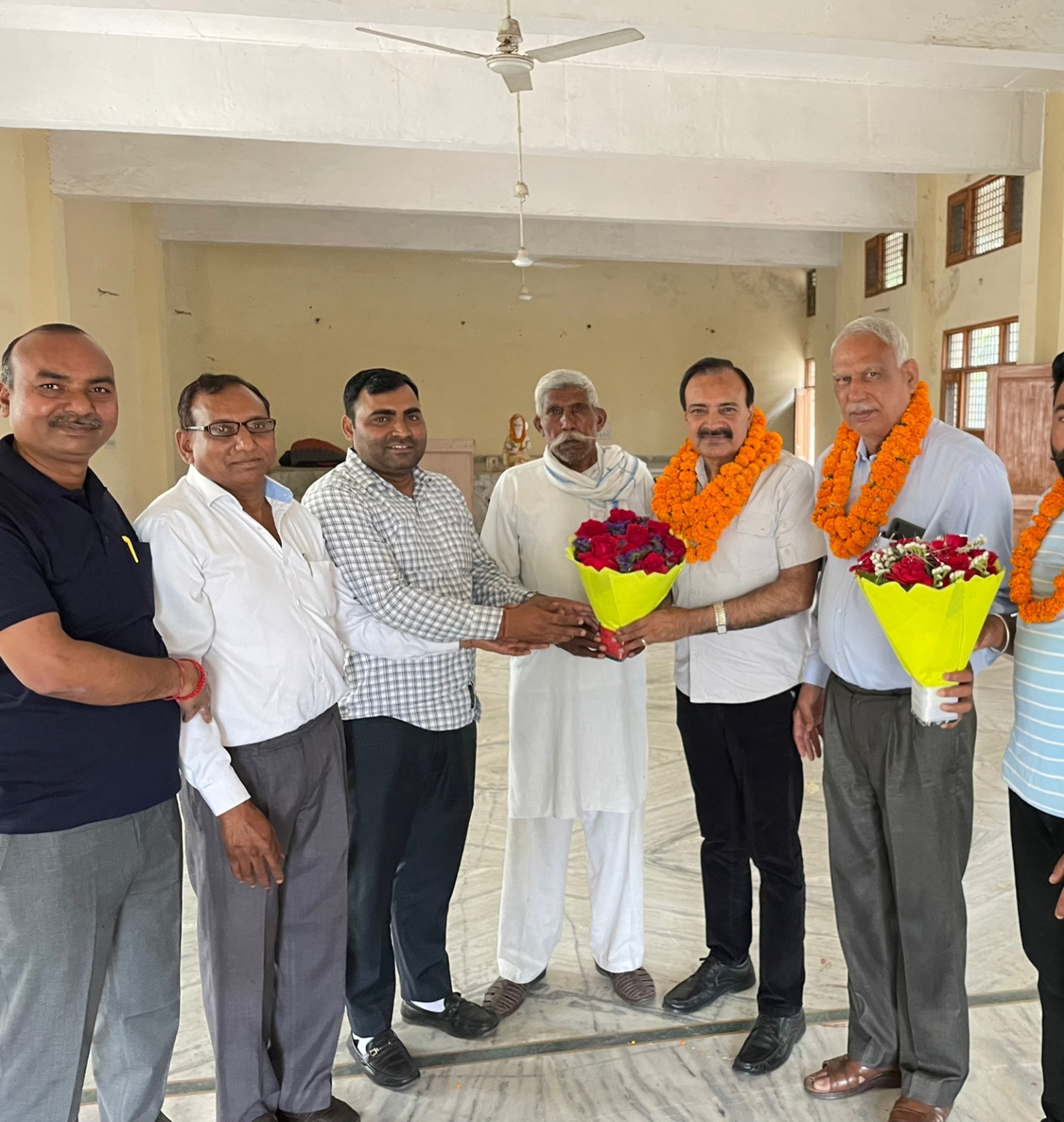 वाल्मीकि समाज के निमन्त्रण पर भगवान वाल्मीकि भवन पहुँचे जजपा शहरी जिला अध्यक्ष ओ पी सिहाग