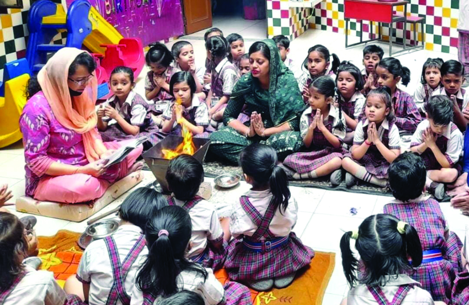 अंध विश्वास से दूर रहकर वैदिक मार्ग अपनाएं : यादव