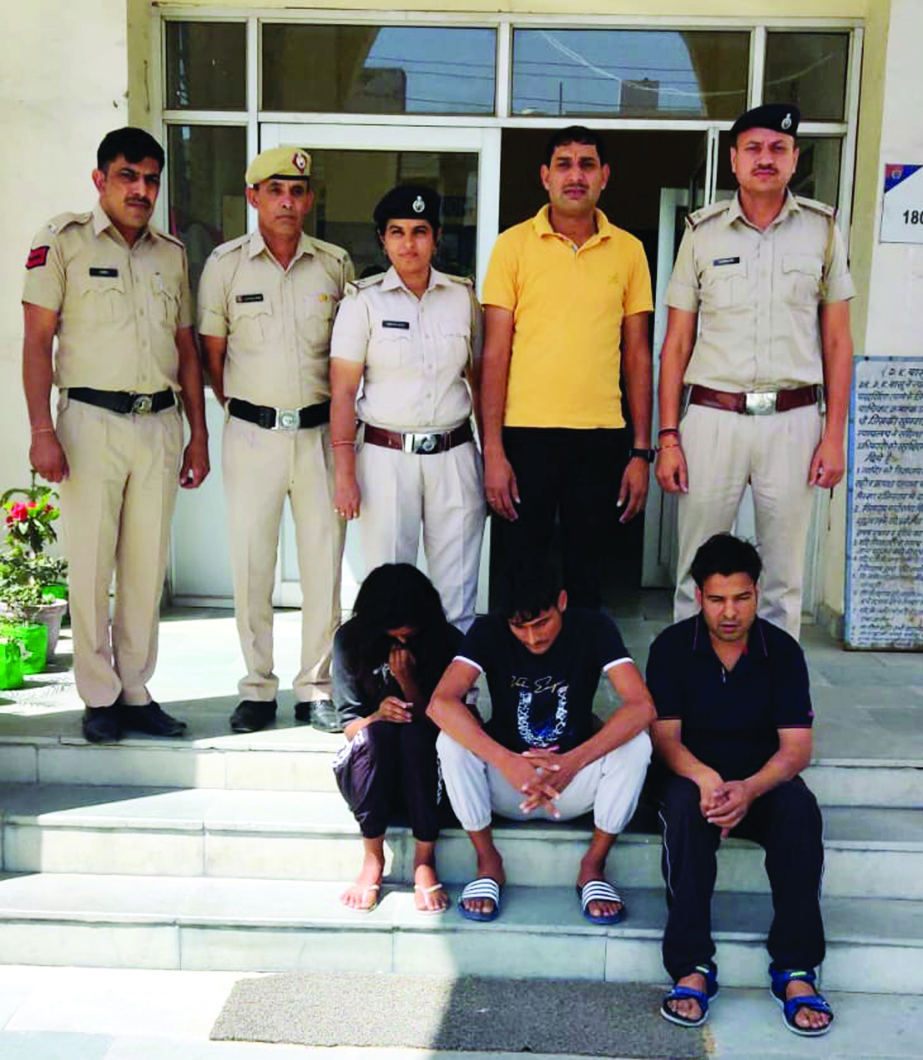 चोरी के जेवर पिंघलाने वाला ज्वैलर्स समेत चोरी के आरोपी पुलिस के हत्थे चढ़े