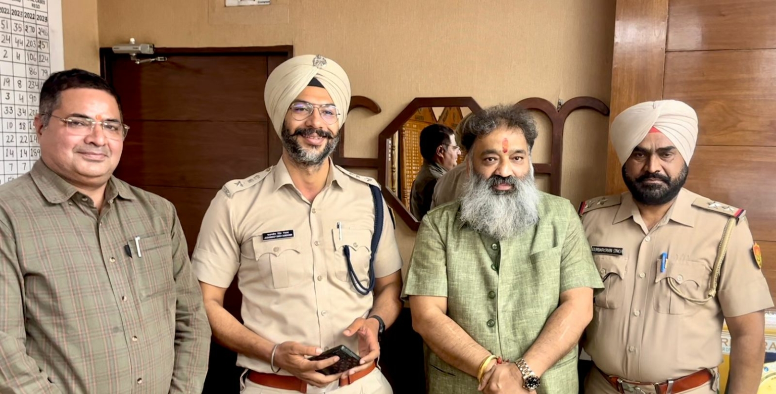 इंस्पेक्टर रजनीश व सब इंस्पेक्टर गुरदर्शन ने शांडिल्य से खेद व्यक्त किया, एसपी रंधावा बोले : माफ करने वाला बड़ा