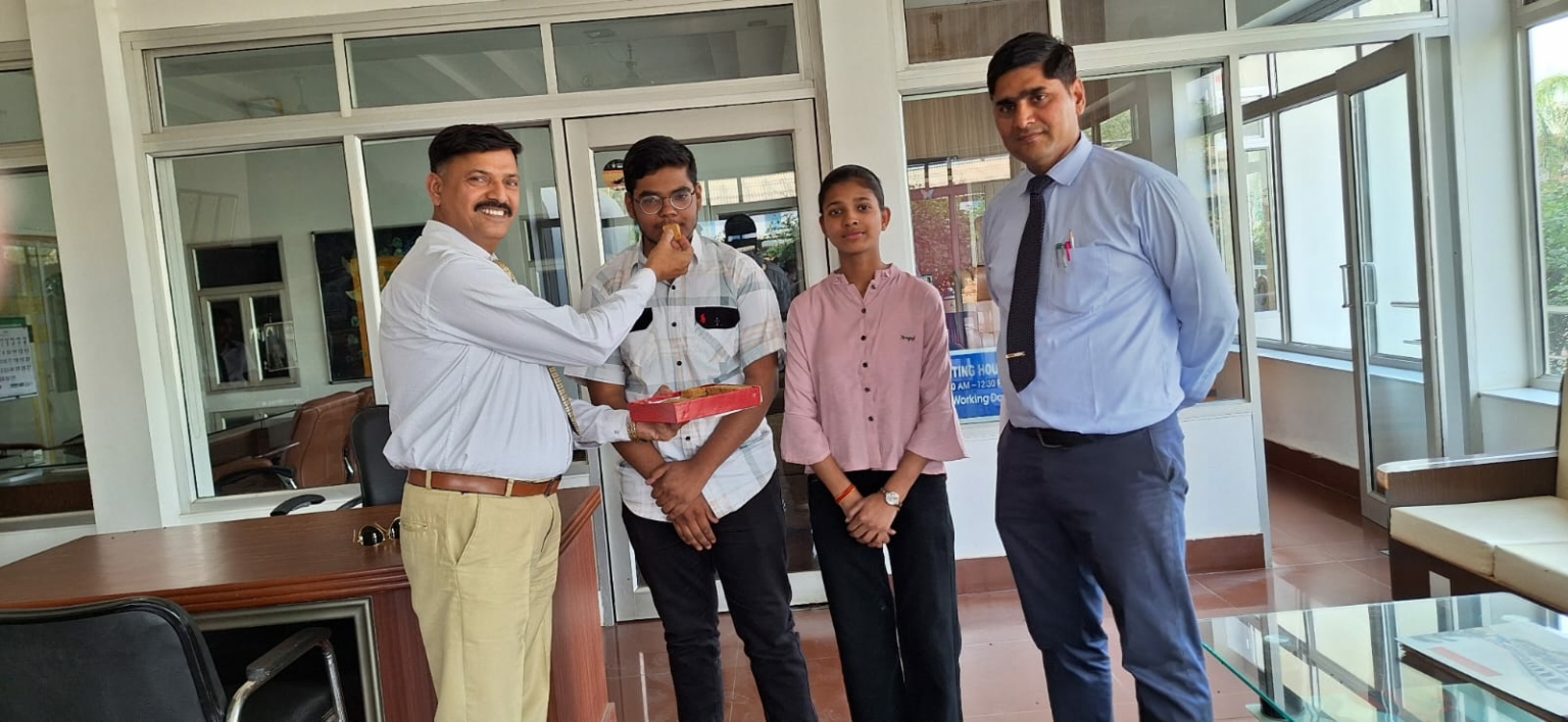 शानदार परीक्षा परिणाम के साथ एक बार फिर ऑक्सफोर्ड पब्लिक स्कूल उकलाना ने मारी बाजी 