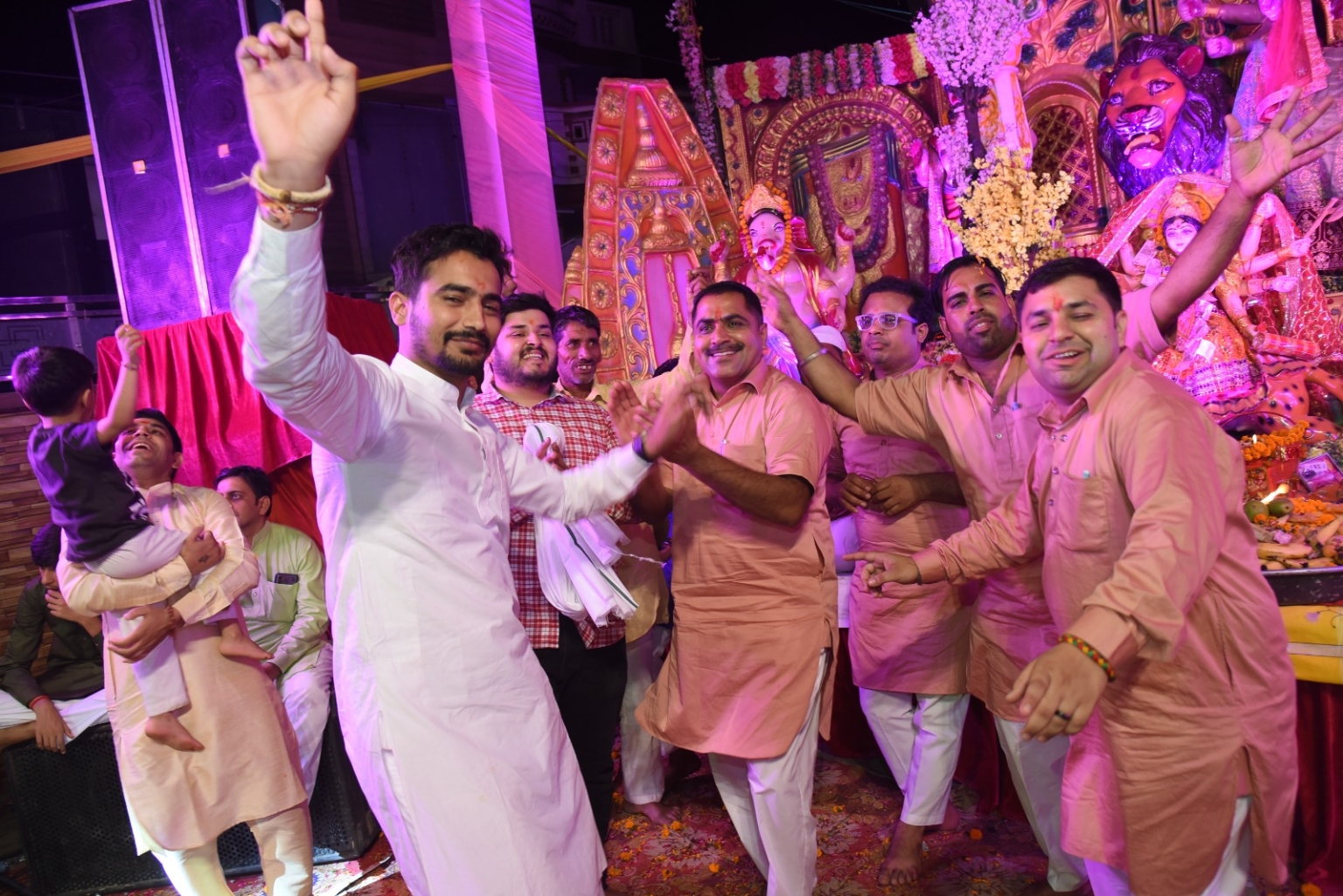 श्री नव दुर्गा मित्र मंडल बरवाला ने वार्ड नंबर 2 बरवाला में 10 वे विशाल जागरण का किया आयोजन