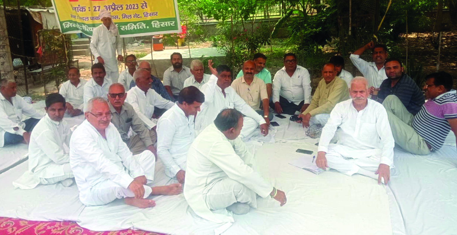 मिल गेट रोड की खस्ता हालत को लेकर मुख्यमंत्री का पुतला जलाएगी मिल गेट सघर्ष समिति