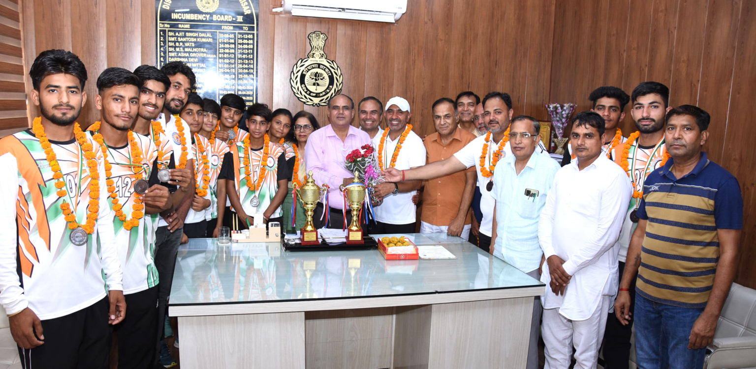 हैंडबॉल प्रतियोगिता में प्रदेश के लडक़े/लड़कियों की टीम ने जीता कांस्य पदक