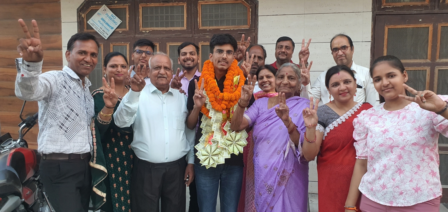 नीट परीक्षा परिणाम में अरनव मित्तल ने जिले का नाम रोशन किया