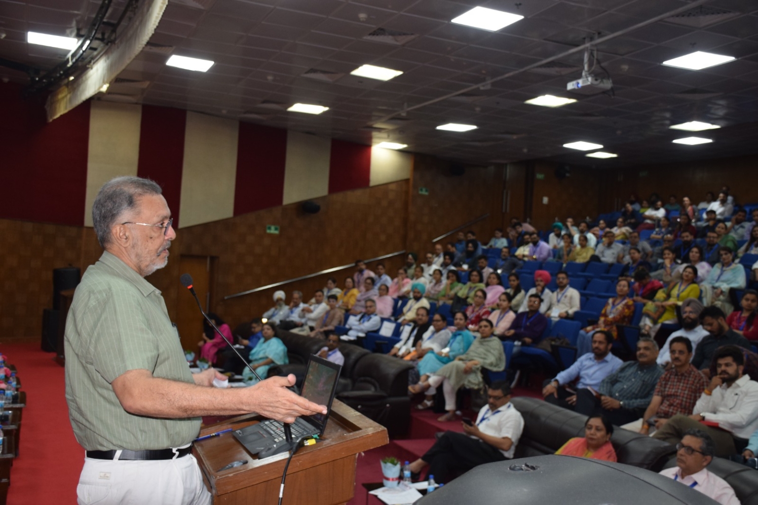 पंजाब सरकार नशों के प्रयोग को अपराध मुक्त करने सम्बन्धी नीति लाने के लिए कर रही है विचार