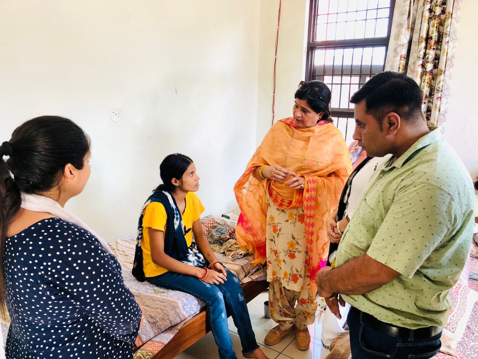 हरियाणा राज्य समाज कल्याण बोर्ड की चेयरपर्सन मलिक रोज़ी आनंद ने वन स्टॉप सेंटर का निरीक्षण किया