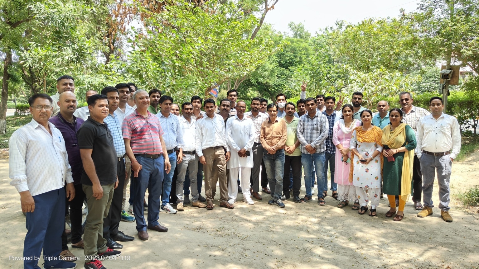 वेतनमान में बढ़ोतरी की मांग को लेकर लिपिक वर्ग ने की बैठक, आज हड़ताल में लेंगे भाग