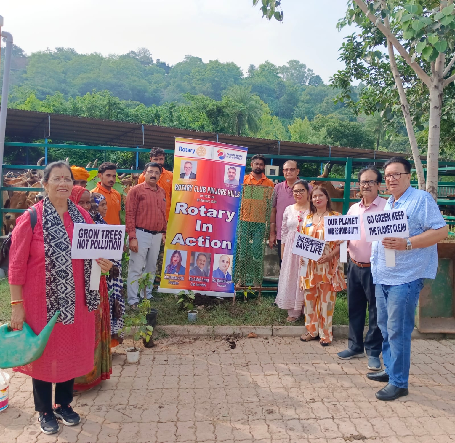 रोटरी क्लब पिंजौर हिल्स ने कामधेनू गऊशाला में किया वृक्षारोपण।