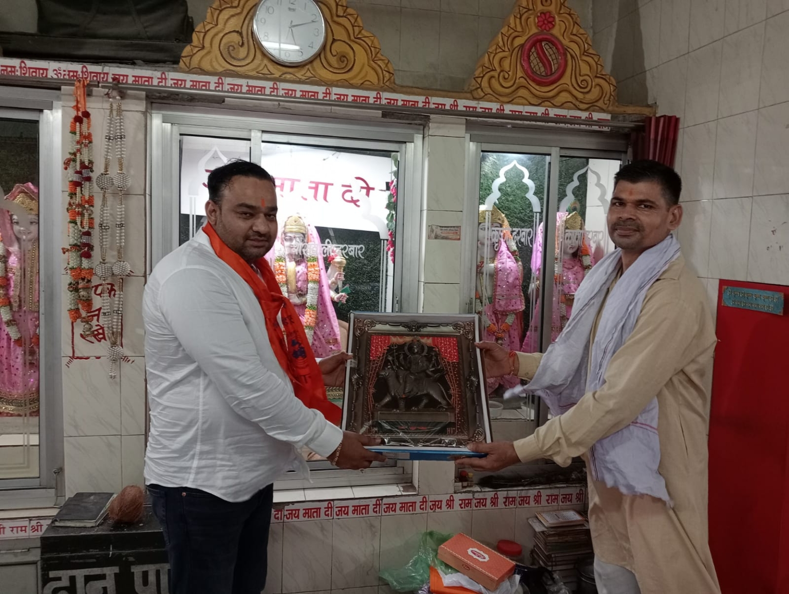 मां भगवती की पूजा आराधना तभी सफल है जब हम अपनी जन्म देने वाली मां की सेवा करेंगे : वर्मा