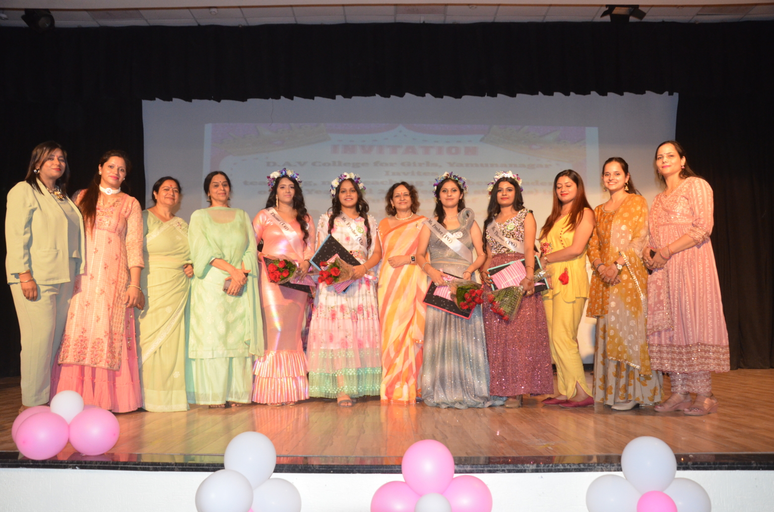 शिप्रा व कनिका को मिला मिस फ्रेशर का खिताब