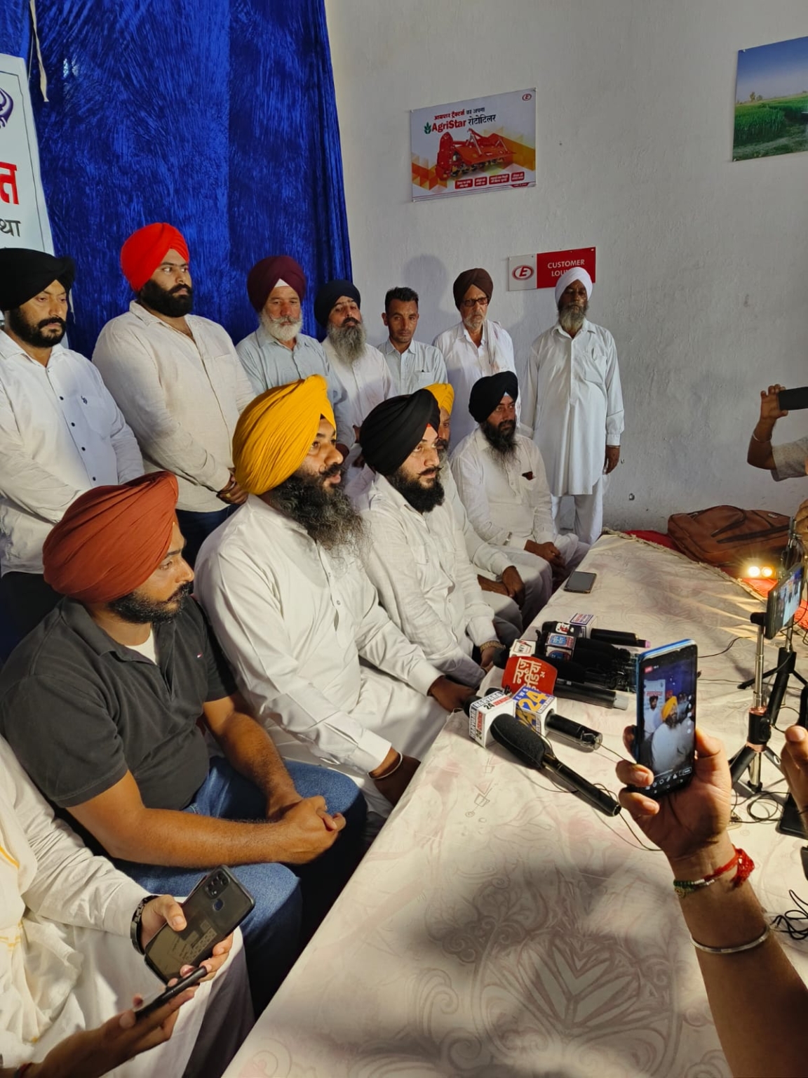 सिख महापंचायत में वर्तमान कमेटी भंग करने और पुनः चुनाव करने का आह्वान किया