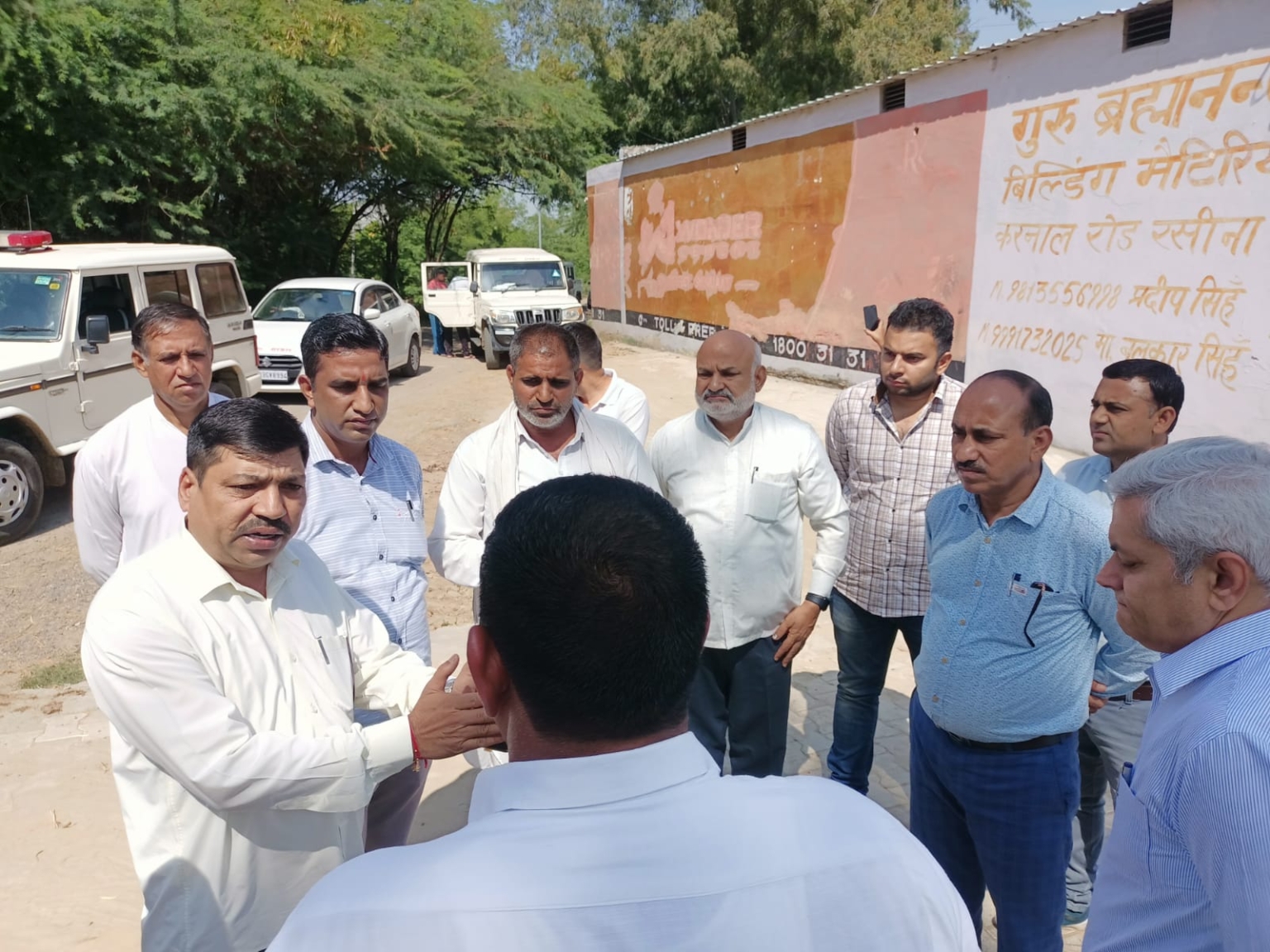 पूंडरी ब्लॉक के गई गांवों में प्रशासन द्वारा निकाला गया फ्लैग मार्च