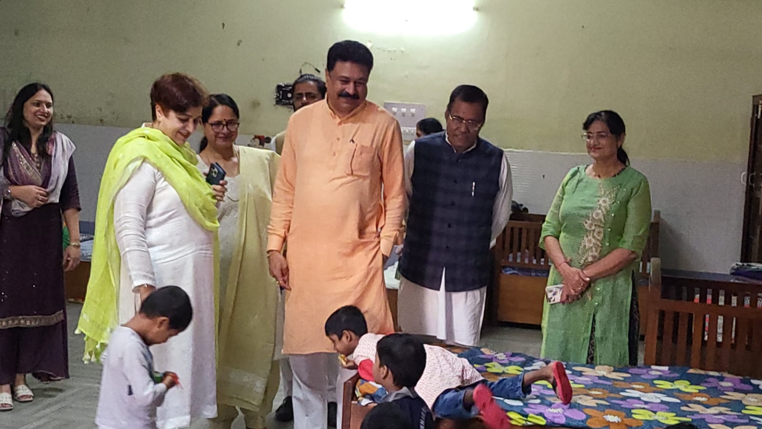 शिशु गृह पंचकूला के एक बच्चे को राजस्थान के एक परिवार ने लिया गोद