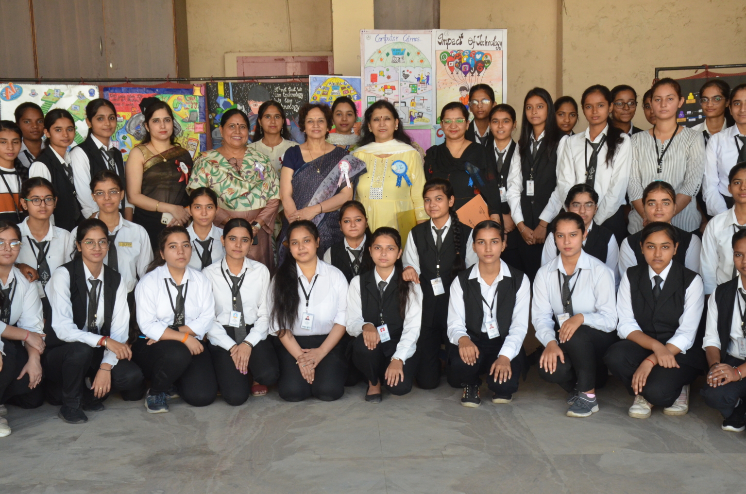 छात्राओं को नई टेक्नोलॉजी से रू-ब-रू होने की जरूरत : सौरभ तिवारी