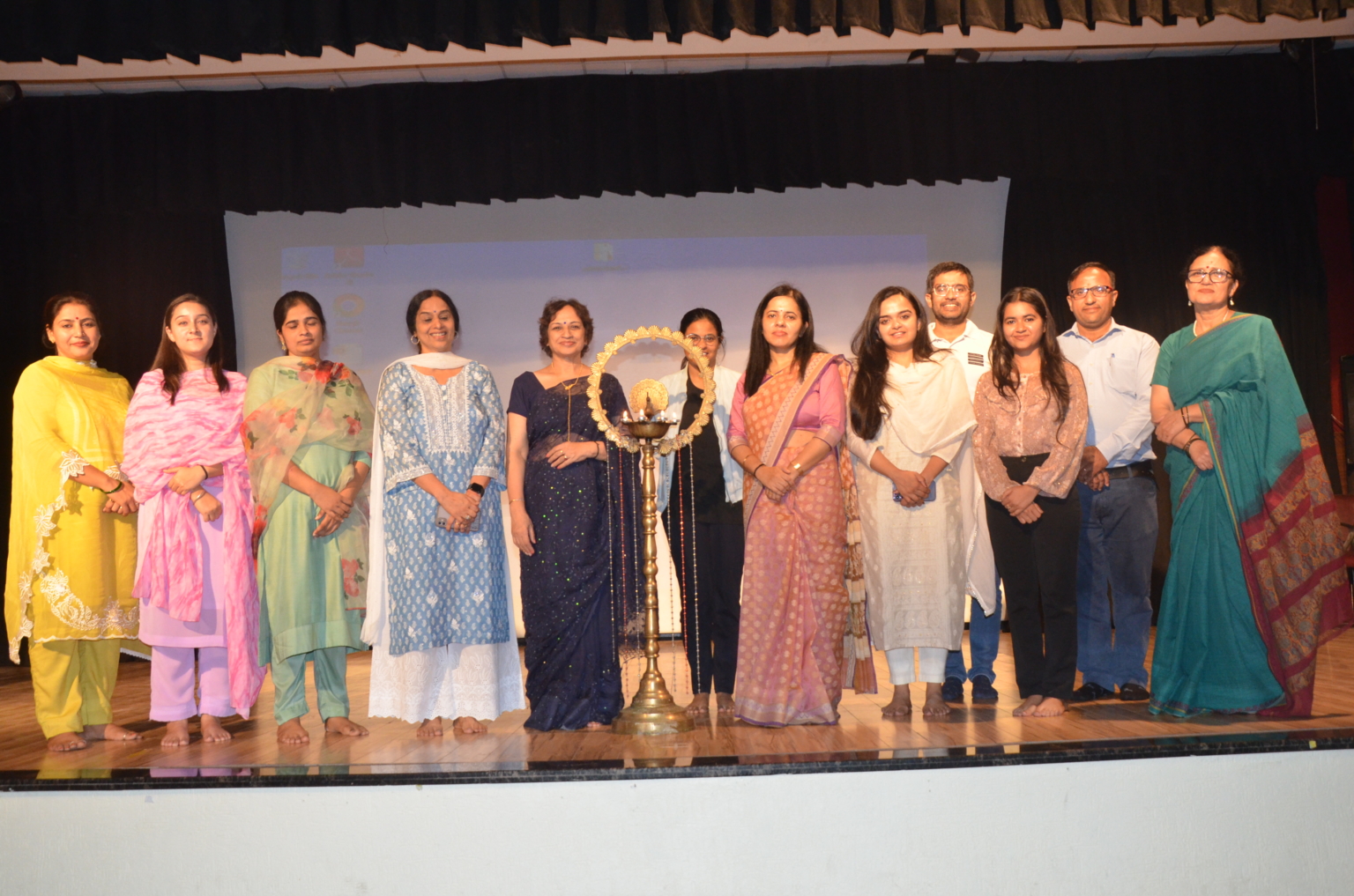 समाज में फैली बुराइयों के प्रति लोगों को जागरूक कर रहा सिनेमा : आयशना