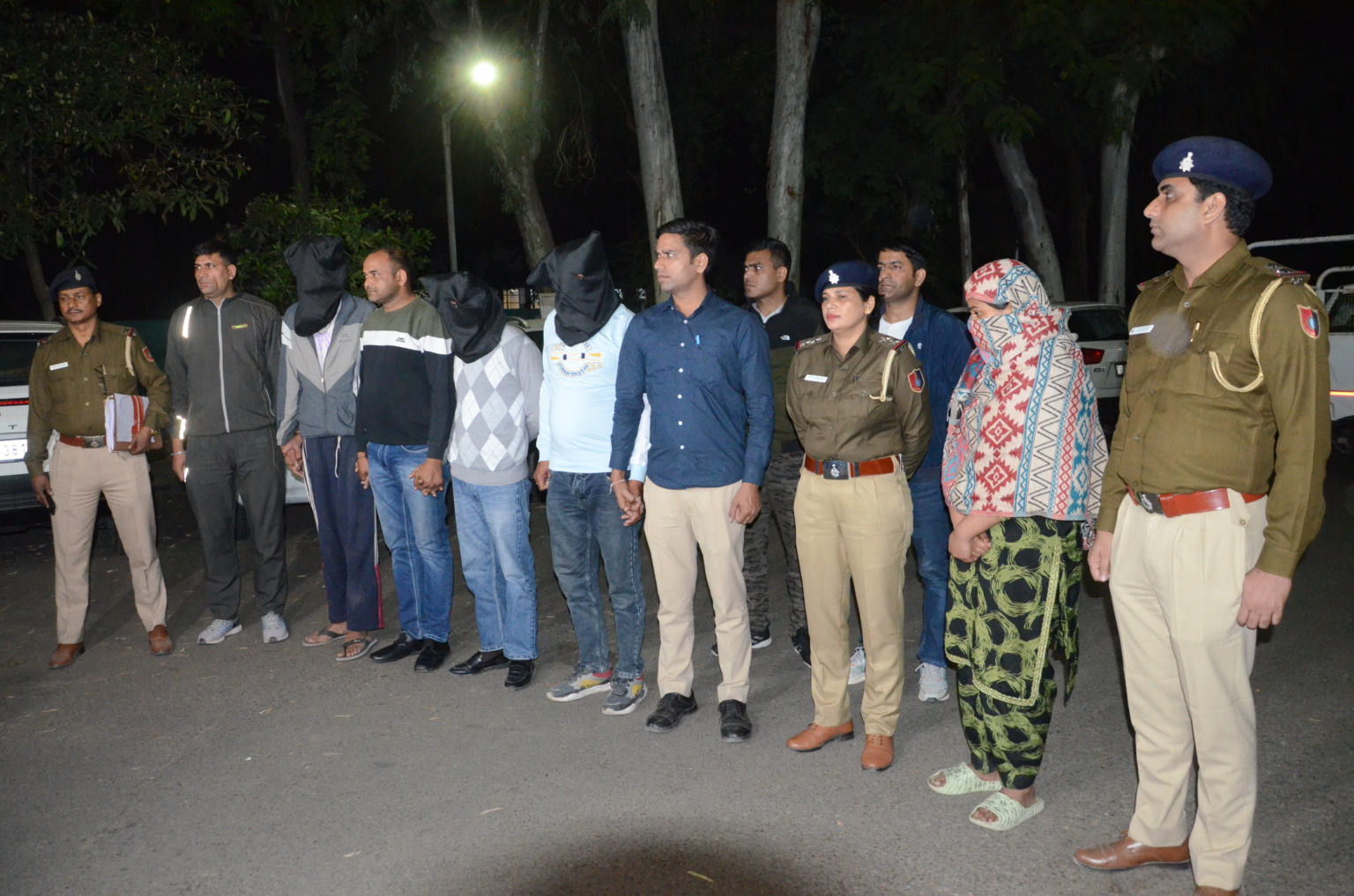 पीजीआई में मरीज को इंजेक्शन लगाने वाली अज्ञात युवती अपने साथियों साथ गिरफ्तार