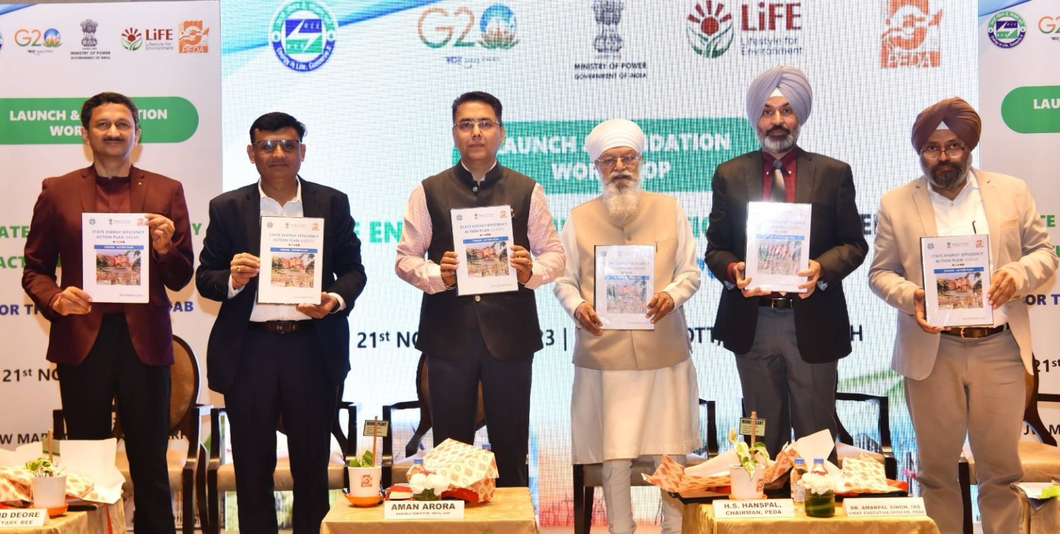 अमन अरोड़ा द्वारा भविष्य को बचाने के लिए नवीनतम ऊर्जा कुशल तकनीकों की दिशा में काम करने का न्योता