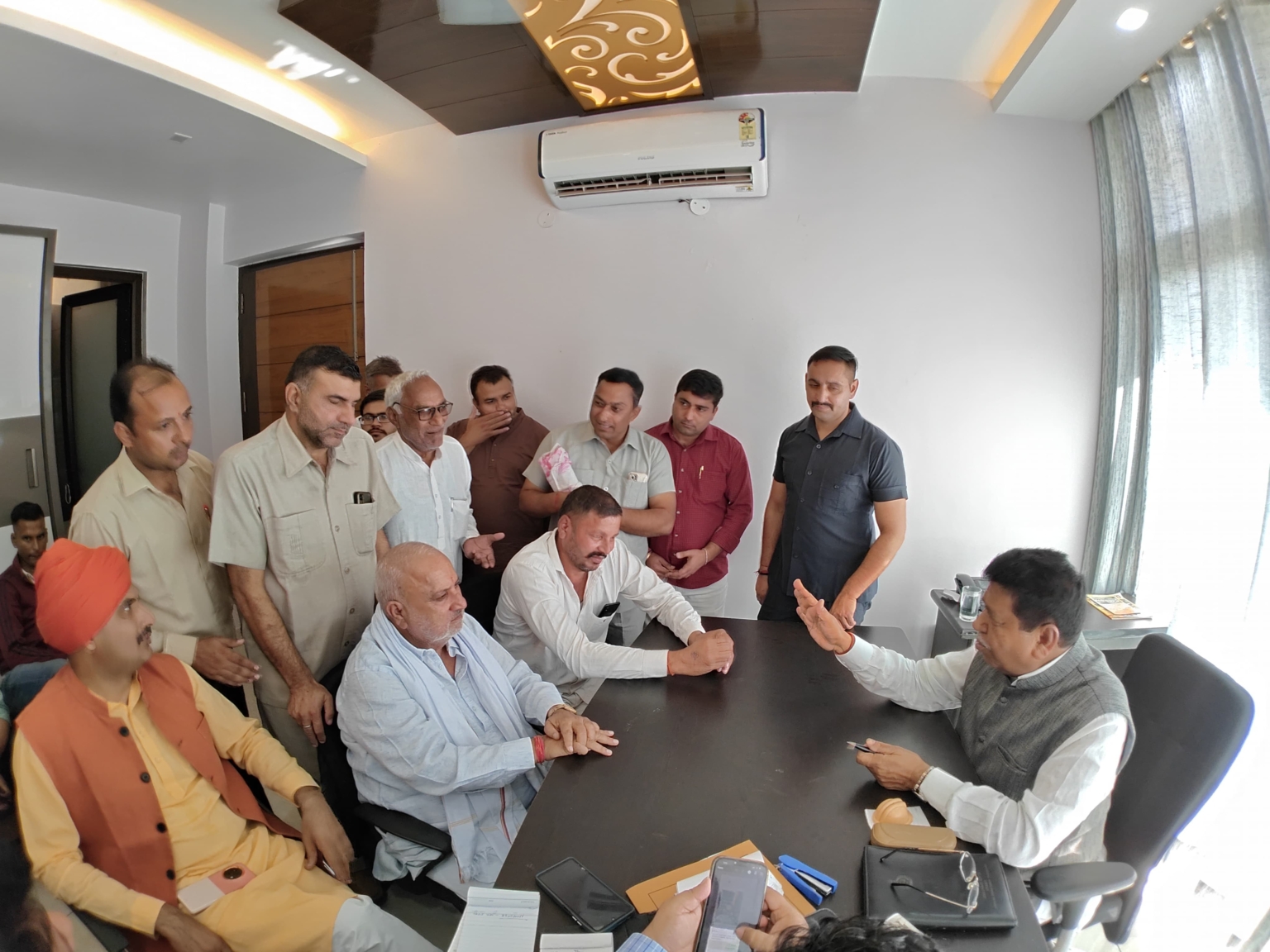 हरियाणा विधानसभा अध्यक्ष ने जनता दरबार के माध्यम से सुनी लोगों की सामुहिक और व्यक्तिगत समस्याएं