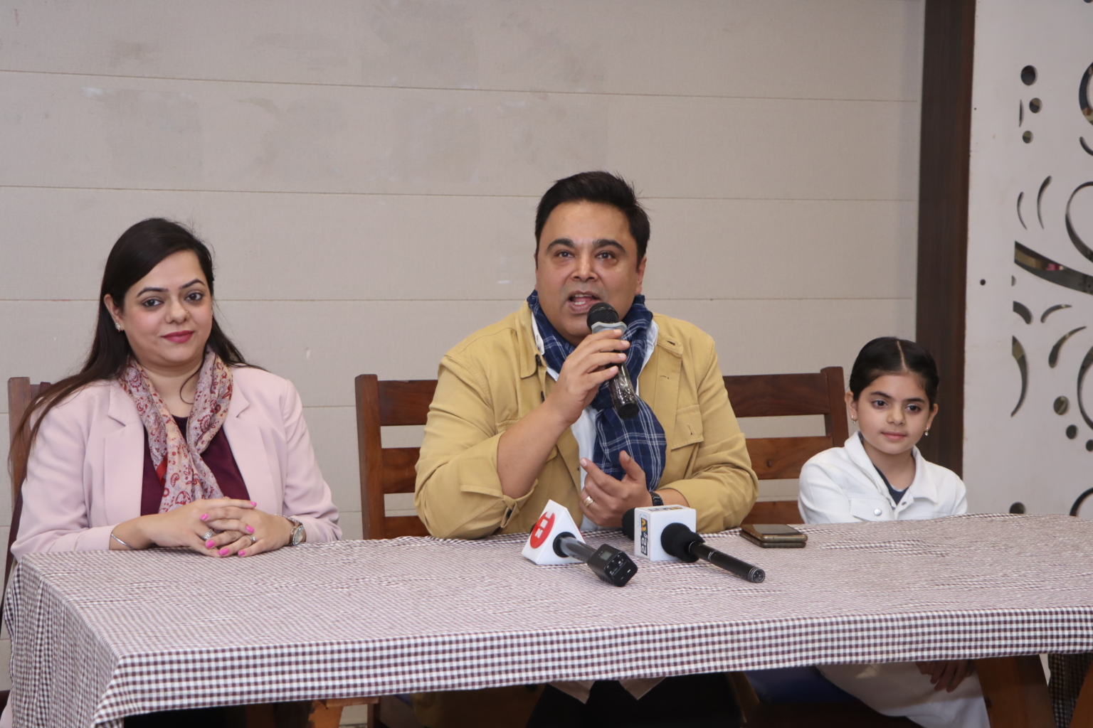 जब बॉलीवुड सेलेब्स आपके केक का ऑर्डर देते हैं तो बहुत अच्छा लगता है’: सेलिब्रिटी बेकरी शेफ मनीष खन्ना