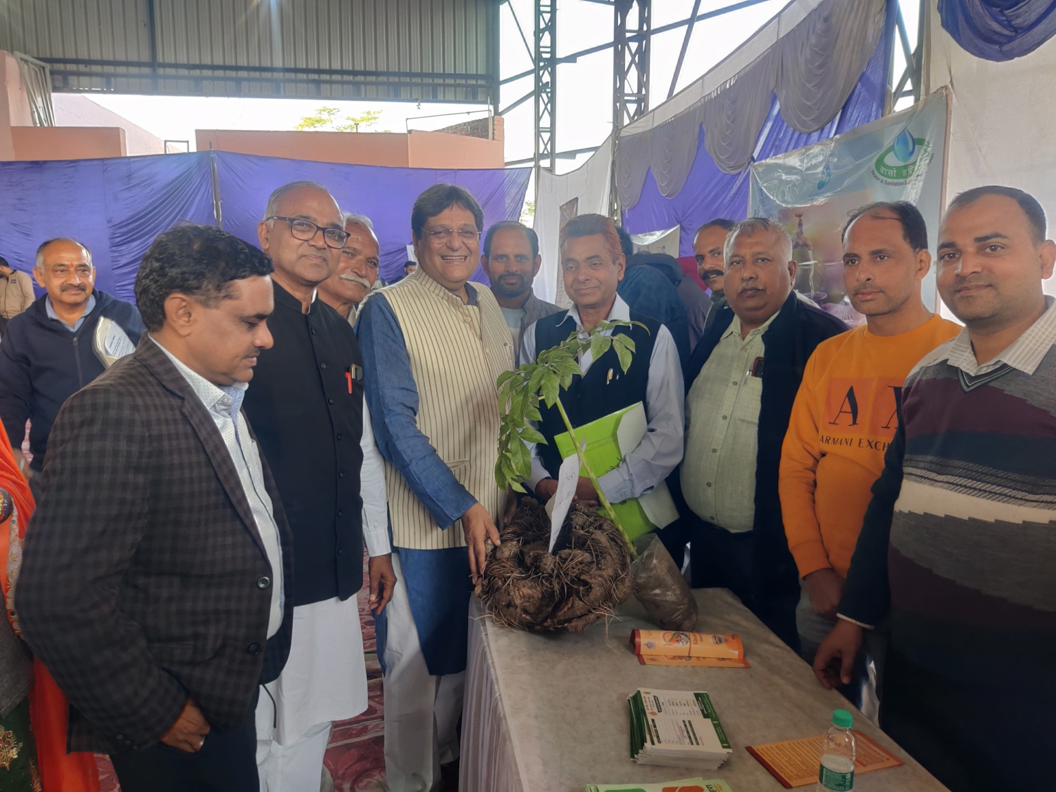 रायपुररानी के गांव डंडलावर में विकसित भारत संकल्प यात्रा जनसंवाद का भव्य स्वागत